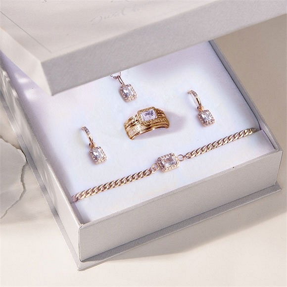 Product image 1 of Celebration Sieraden set