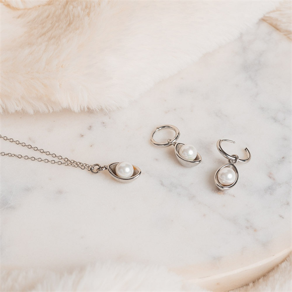 Product image 1 of Chic Charm Schmuck Set