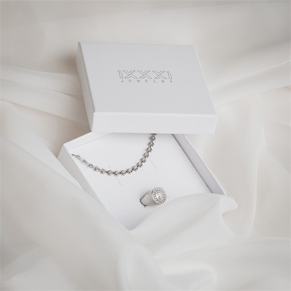 Product image 1 of Interlinked Sieraden Set