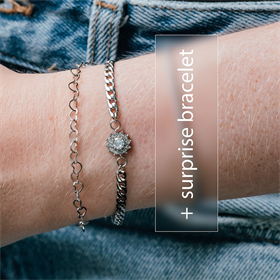 Image of iXXXi on the go bracelet set Hearts
