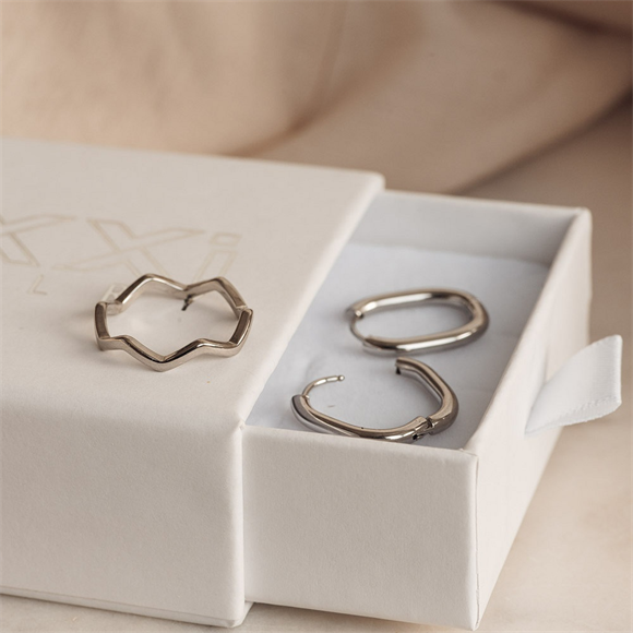 Product image 1 of Minimal Magic sieraden set