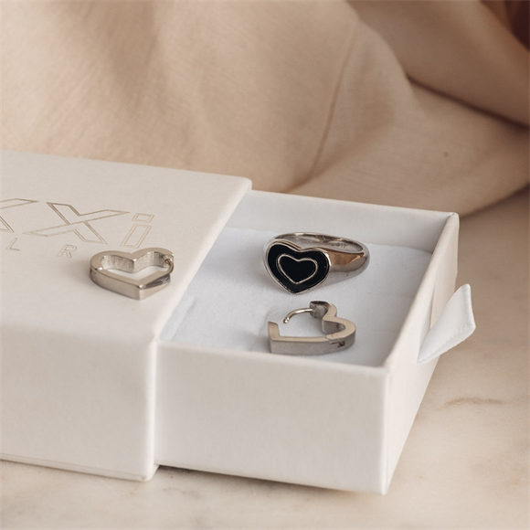 Product image 1 of True Romance sieraden set